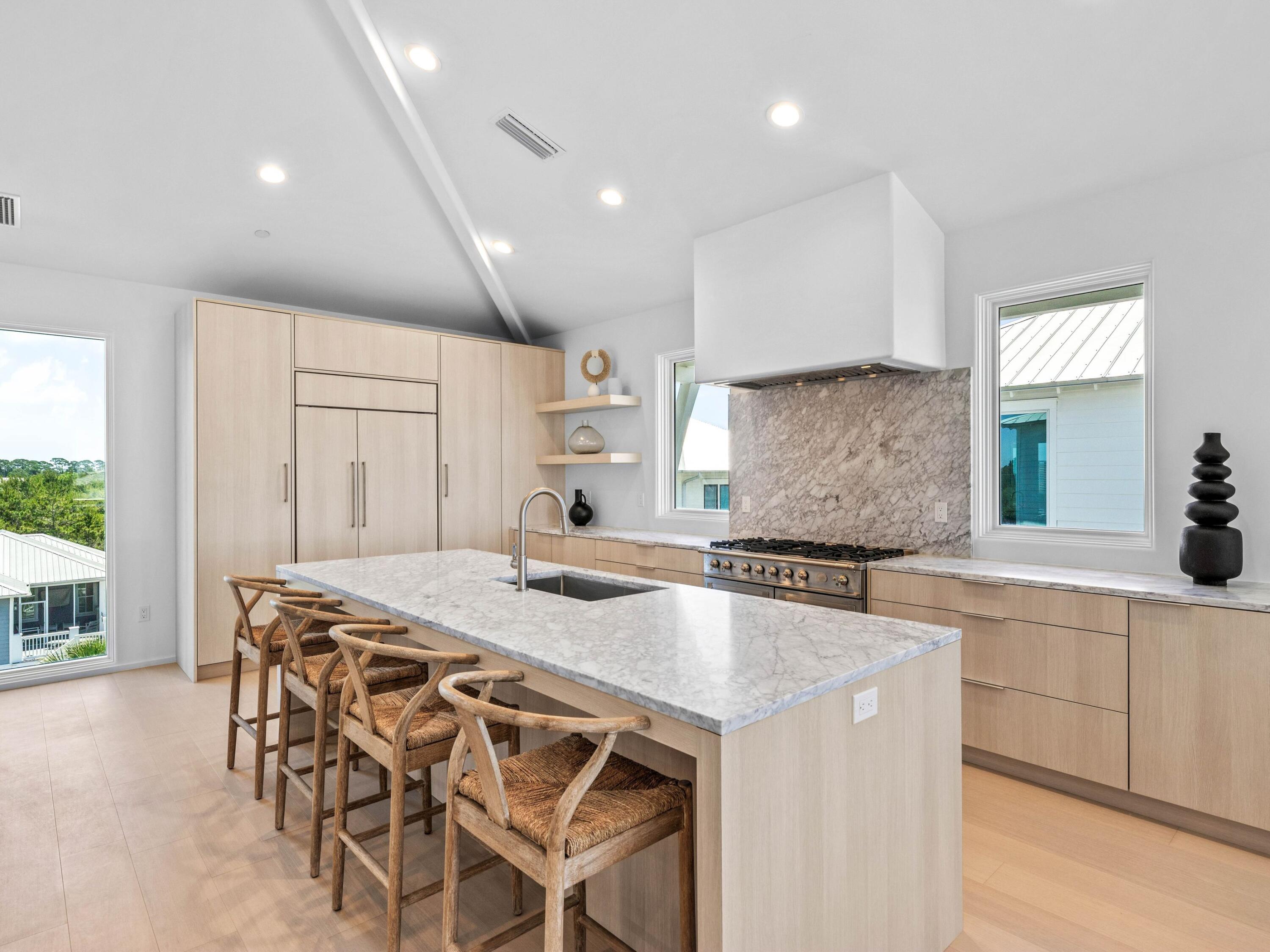 MALA BEACH - Residential