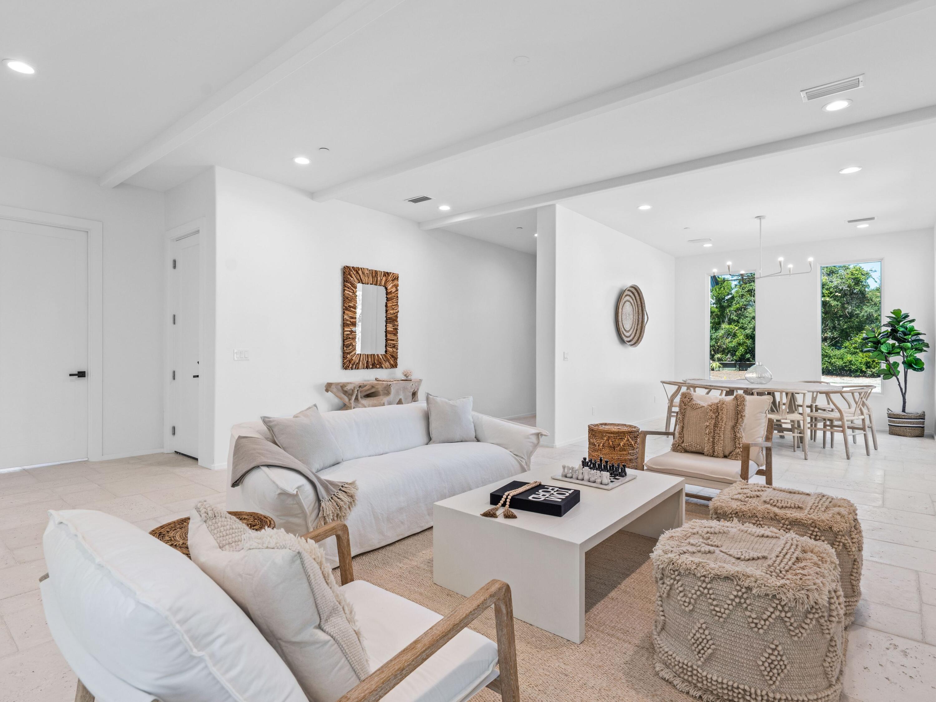 MALA BEACH - Residential