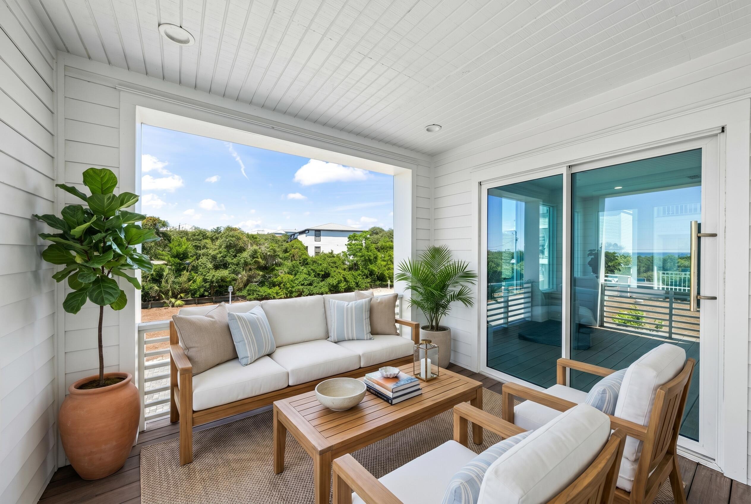 MALA BEACH - Residential