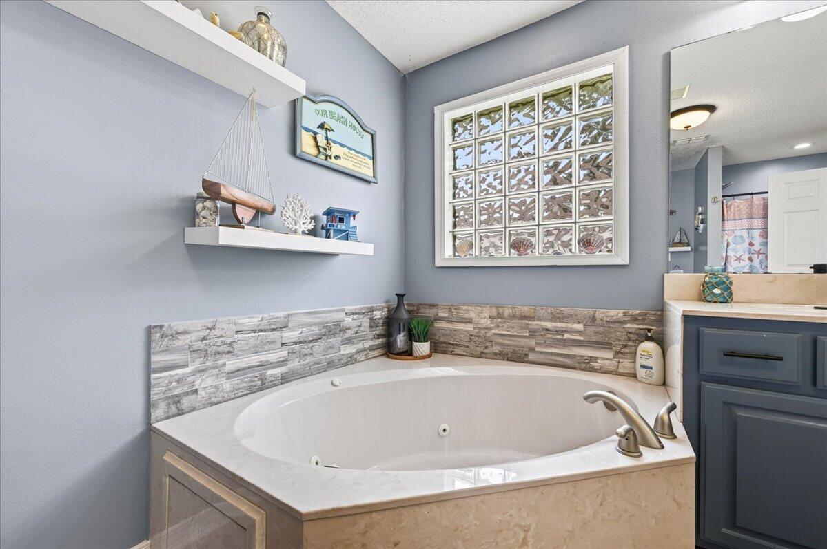 FOXWOOD ESTATES 1 - Residential