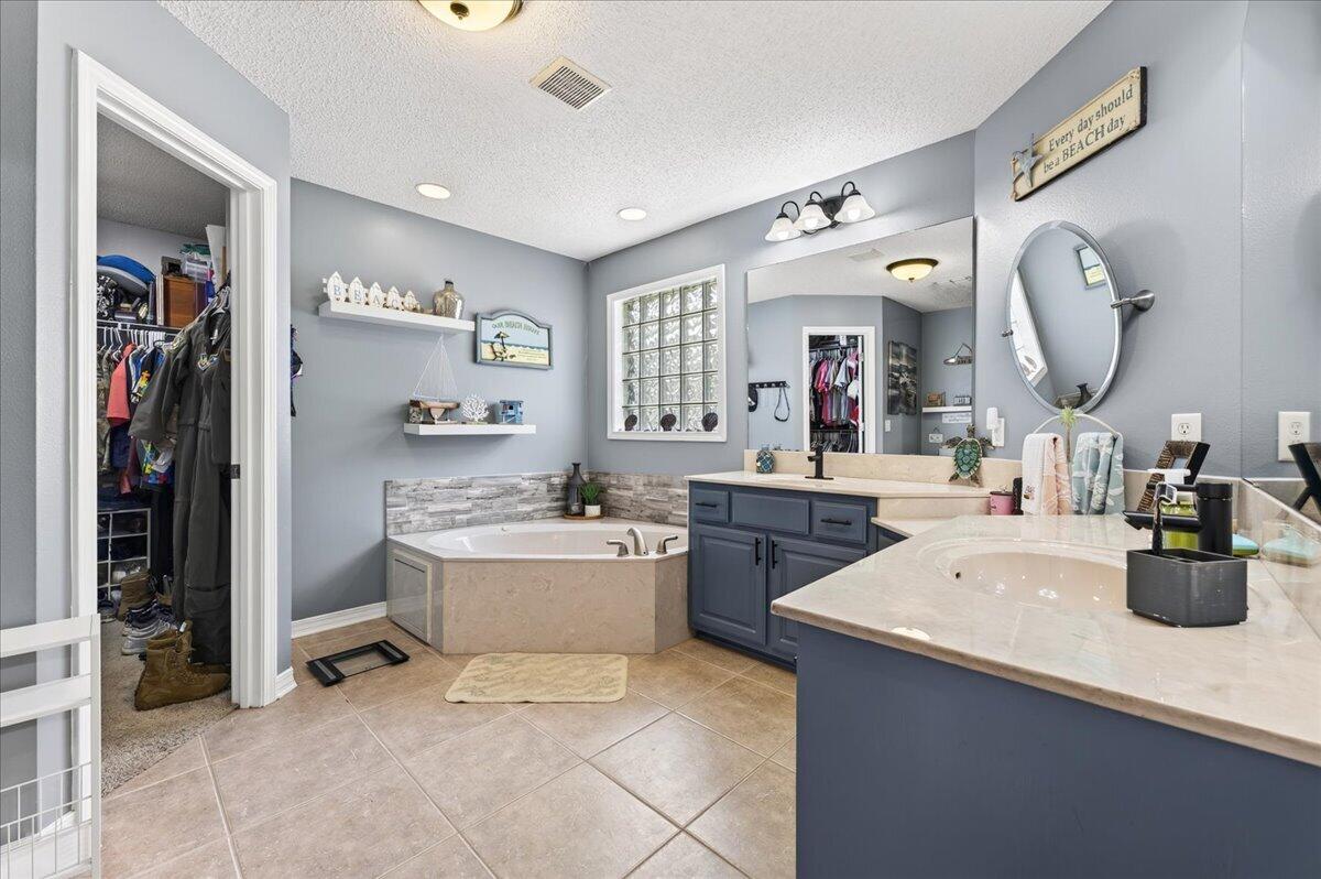 FOXWOOD ESTATES 1 - Residential