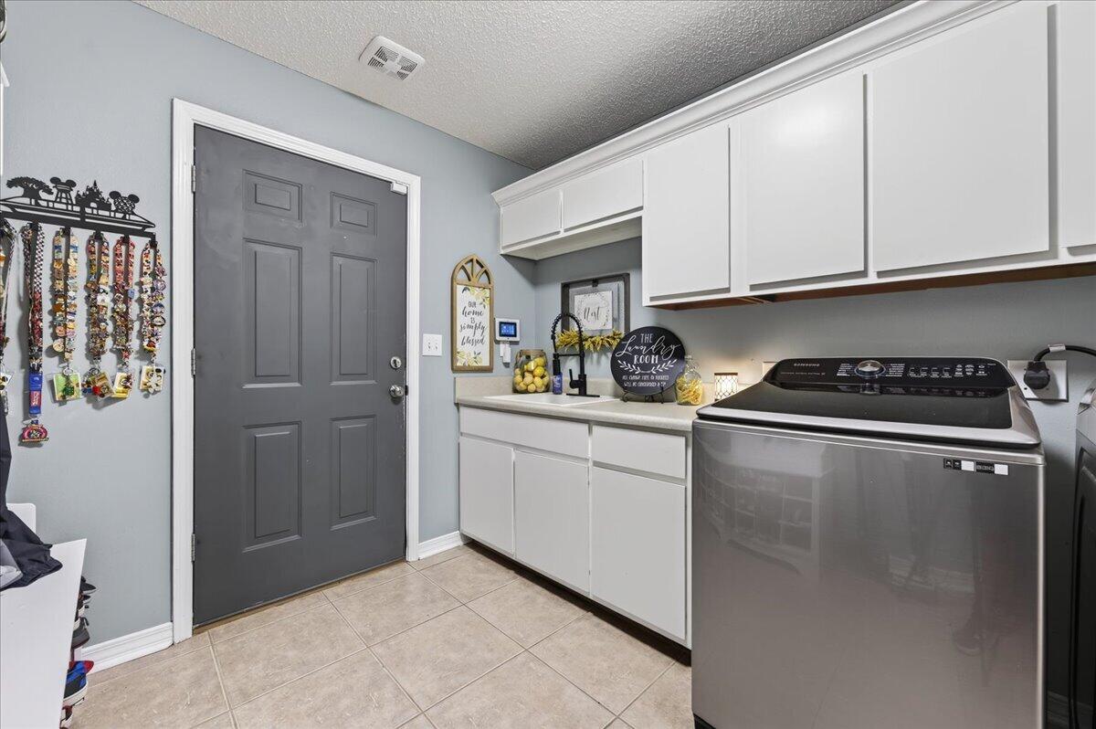 FOXWOOD ESTATES 1 - Residential