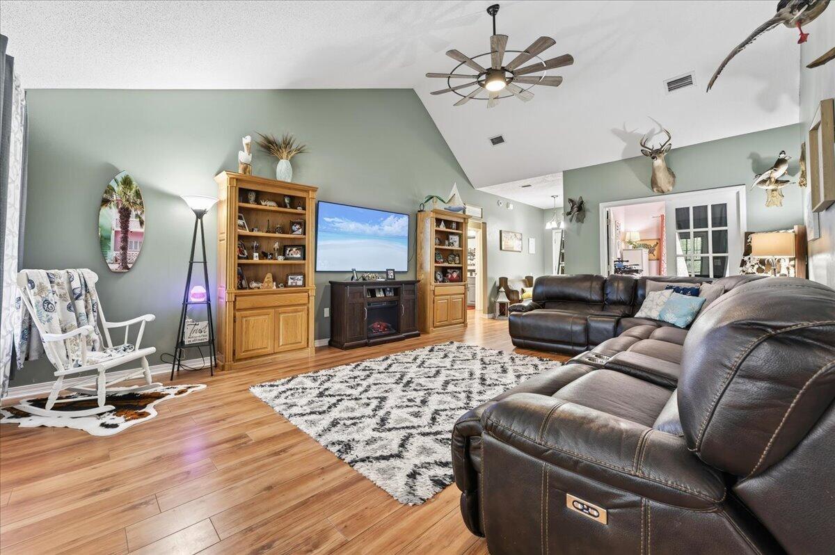 FOXWOOD ESTATES 1 - Residential