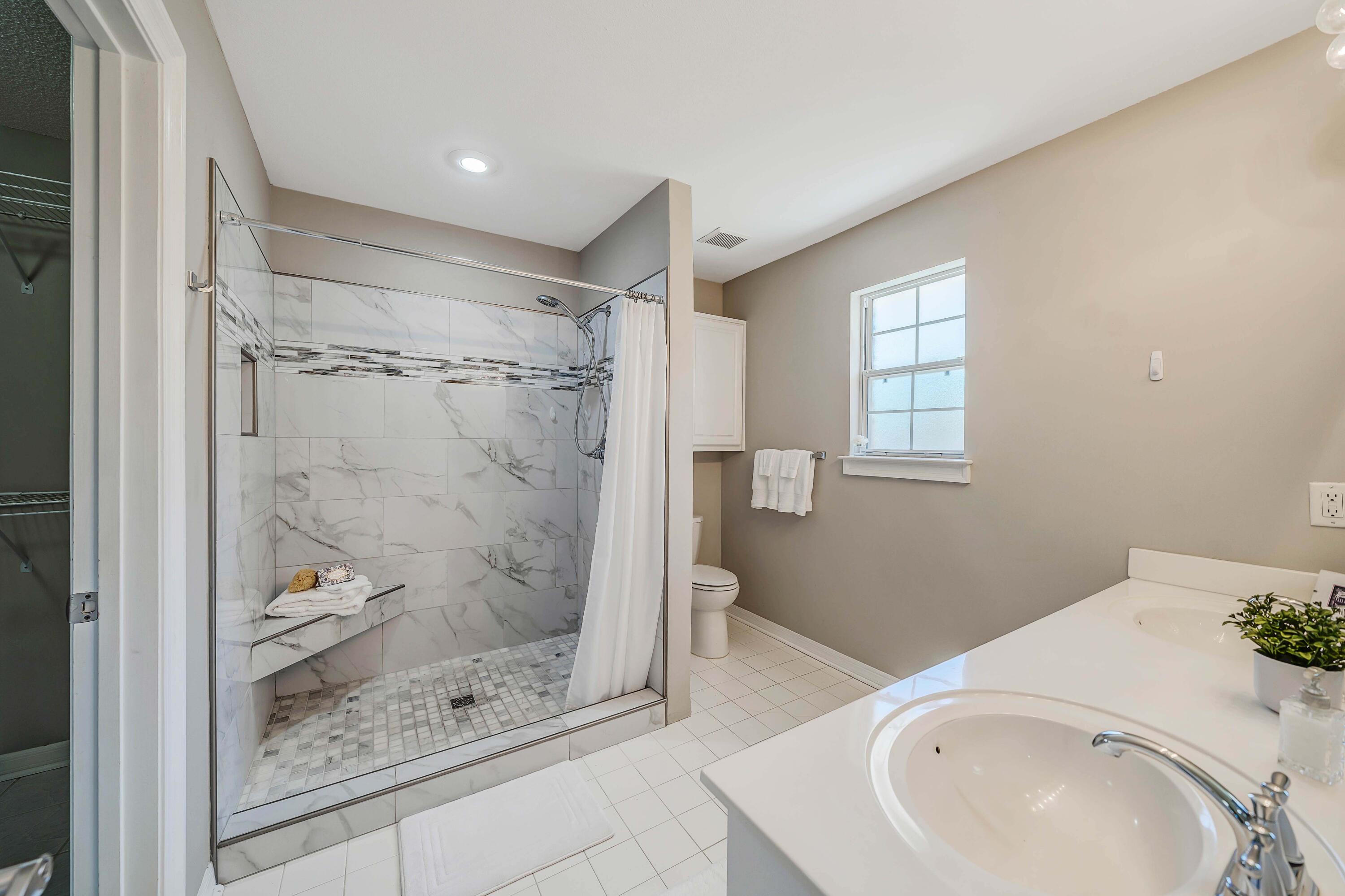 FLORIDIAN PLACE - Residential