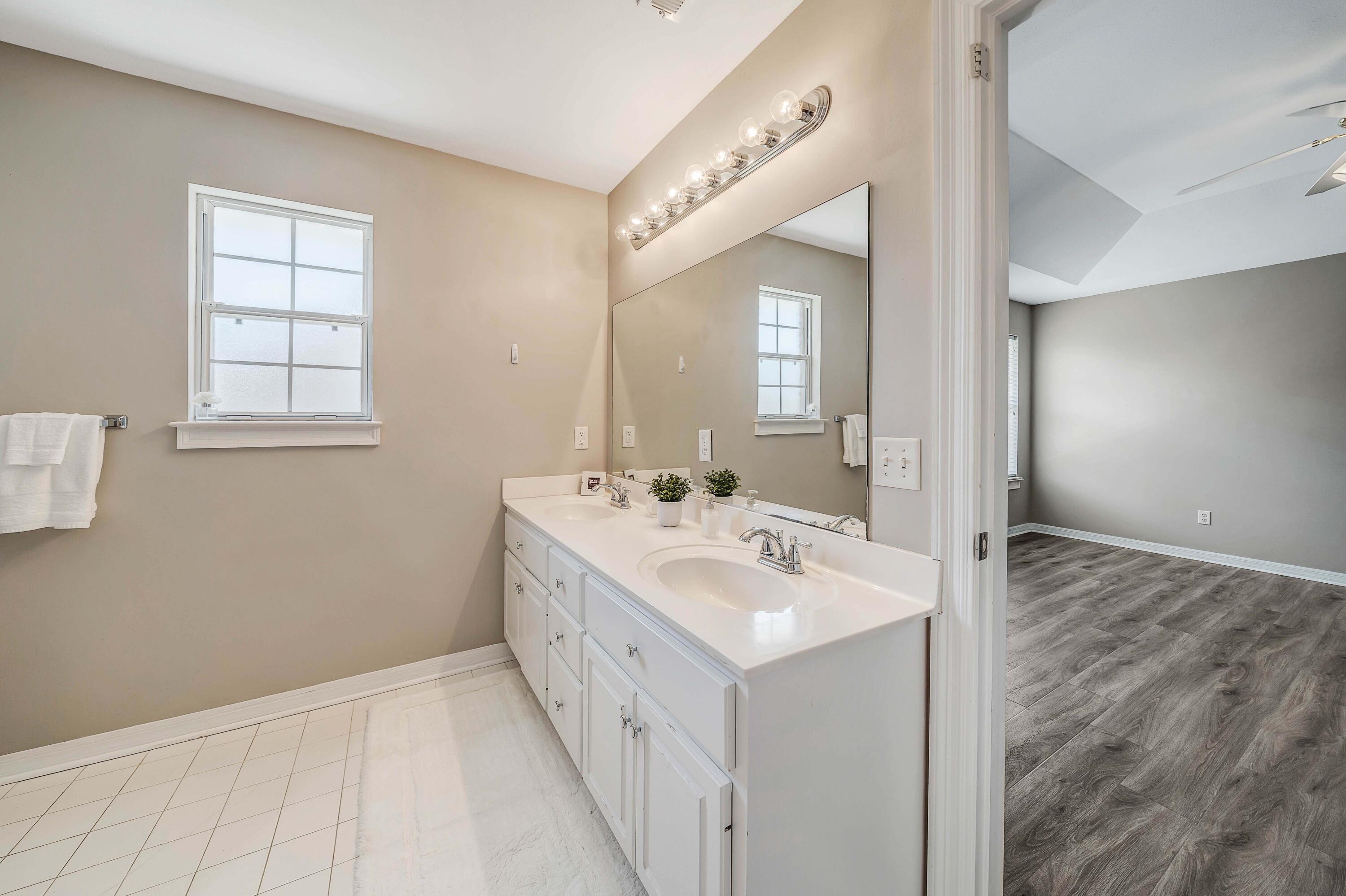 FLORIDIAN PLACE - Residential