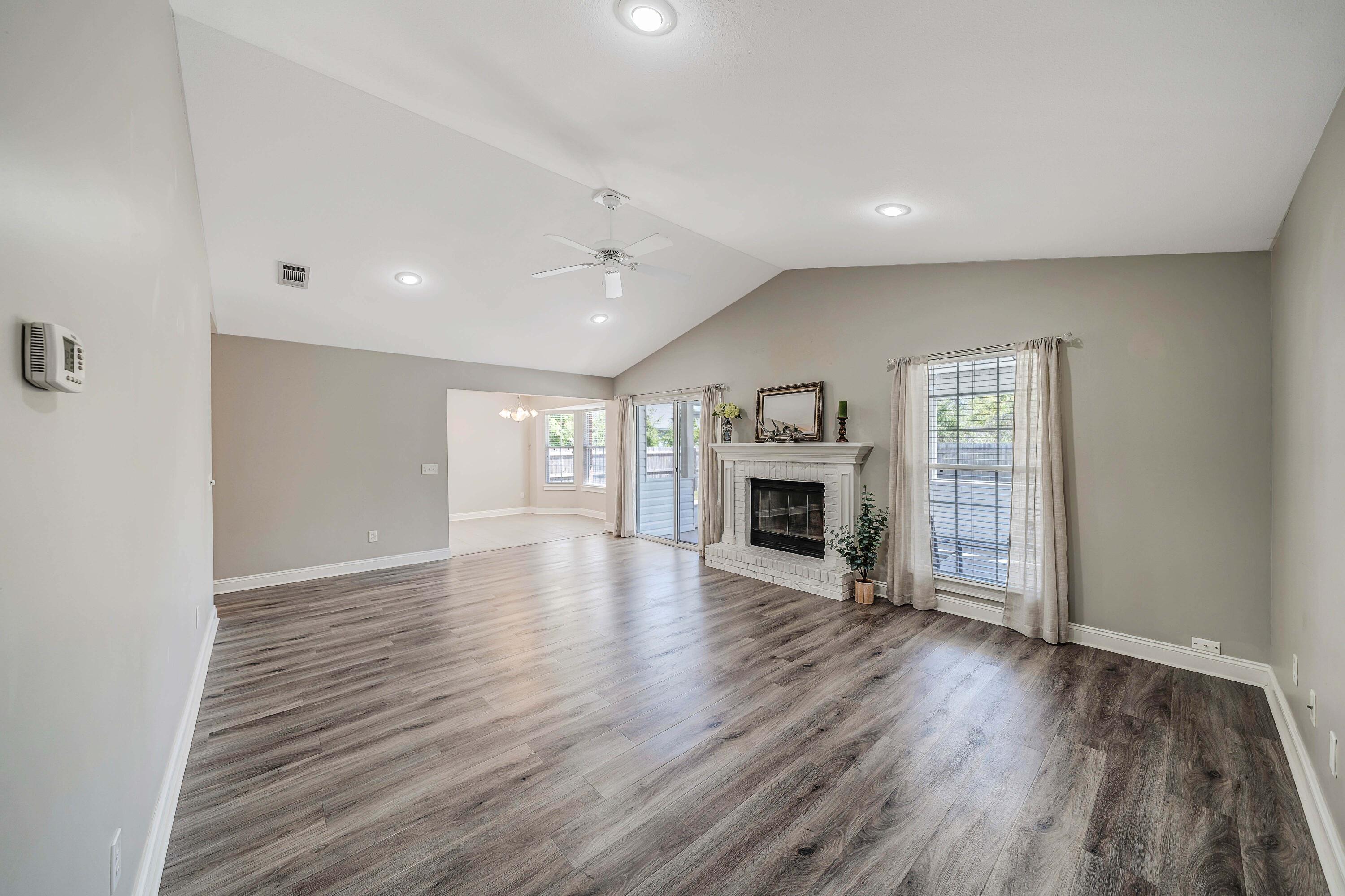 FLORIDIAN PLACE - Residential