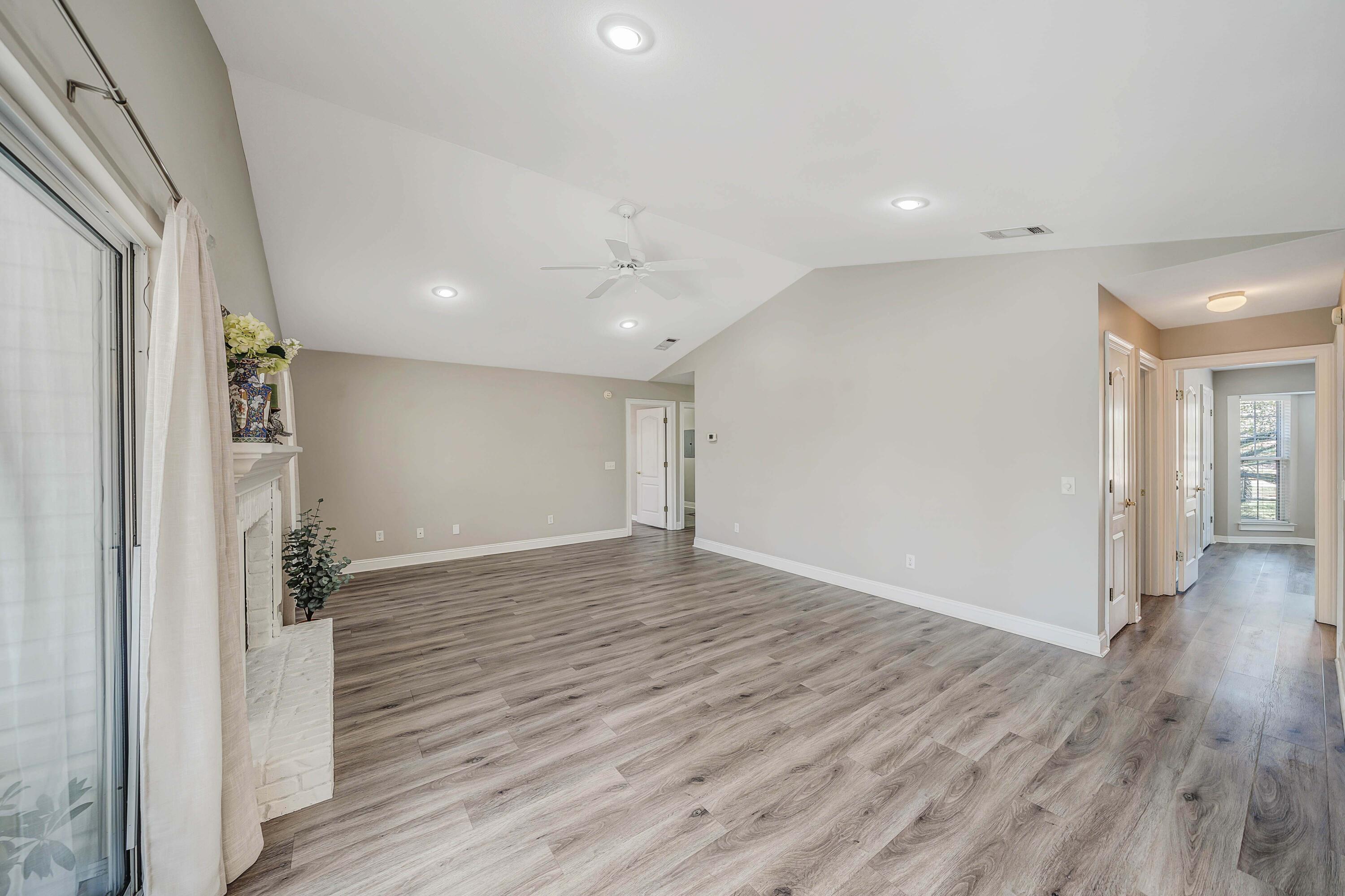 FLORIDIAN PLACE - Residential