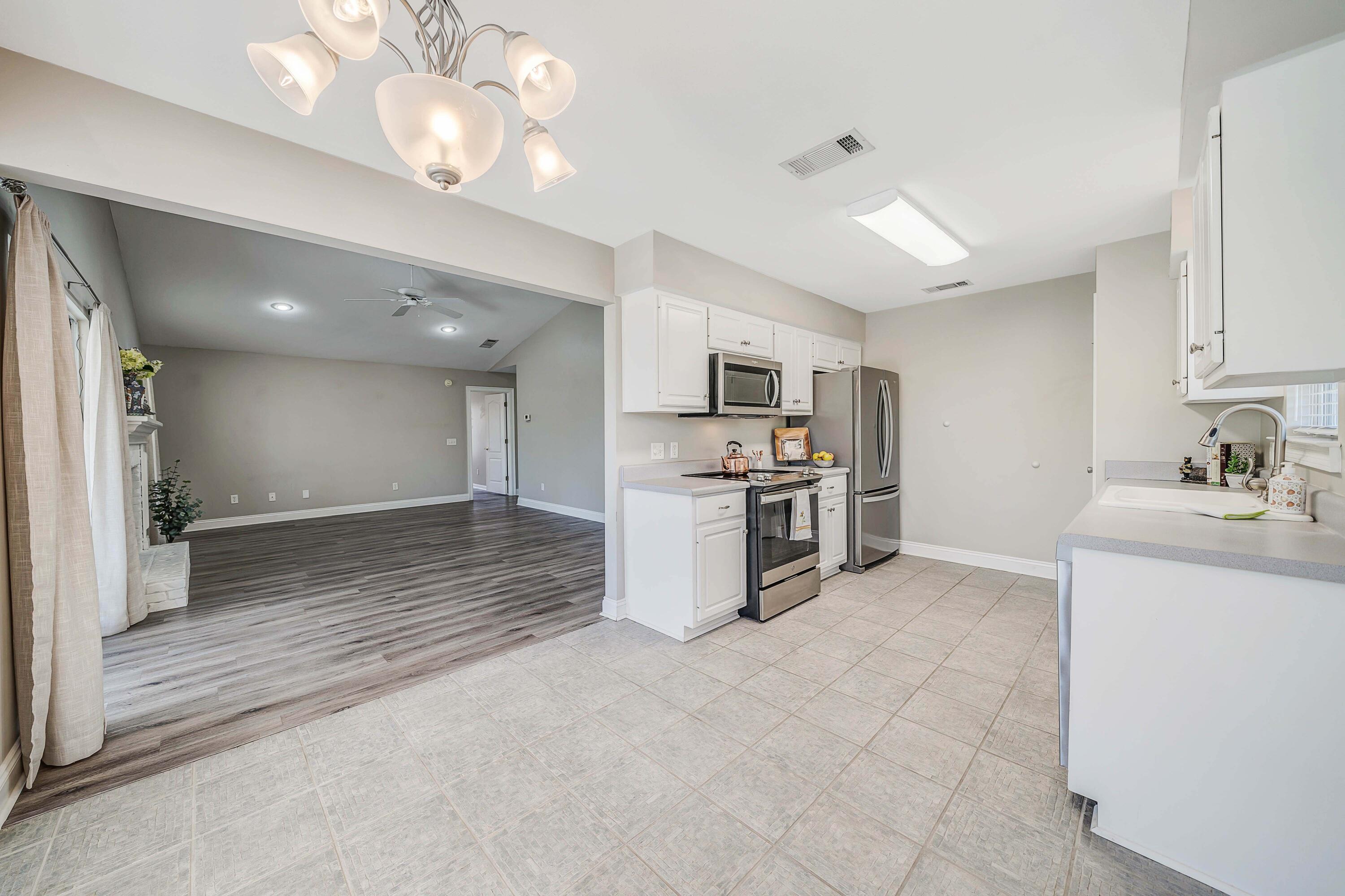 FLORIDIAN PLACE - Residential