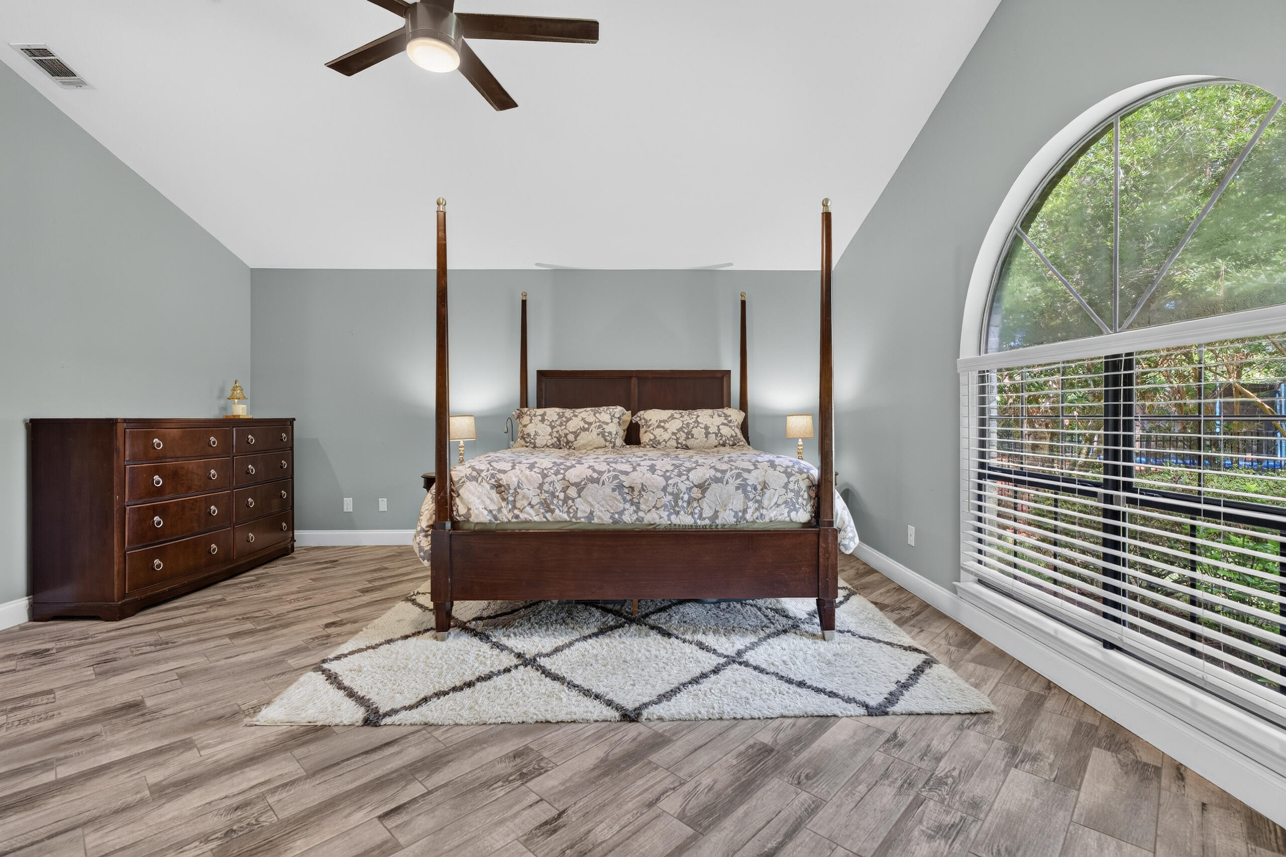 SOUTHWINDS II - Residential