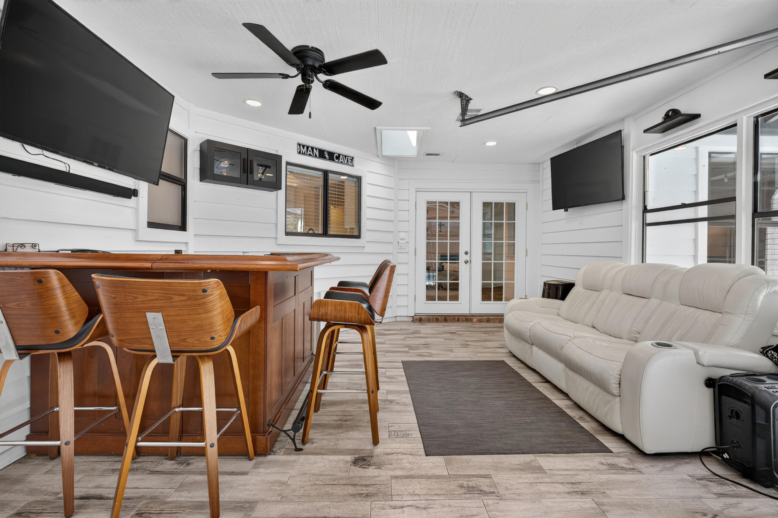SOUTHWINDS II - Residential