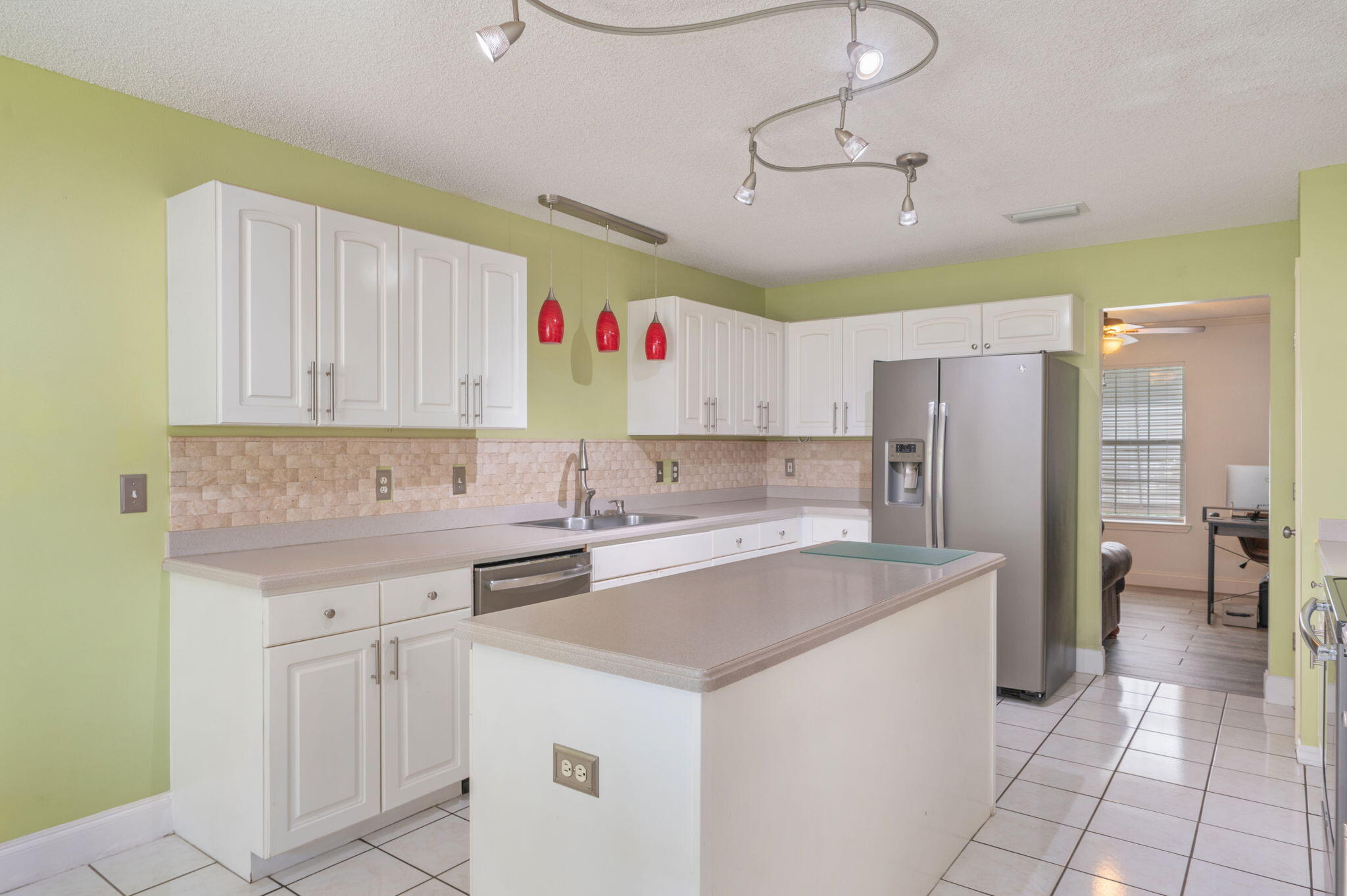 GULFVIEW S/D TO MARY ESTHER - Residential