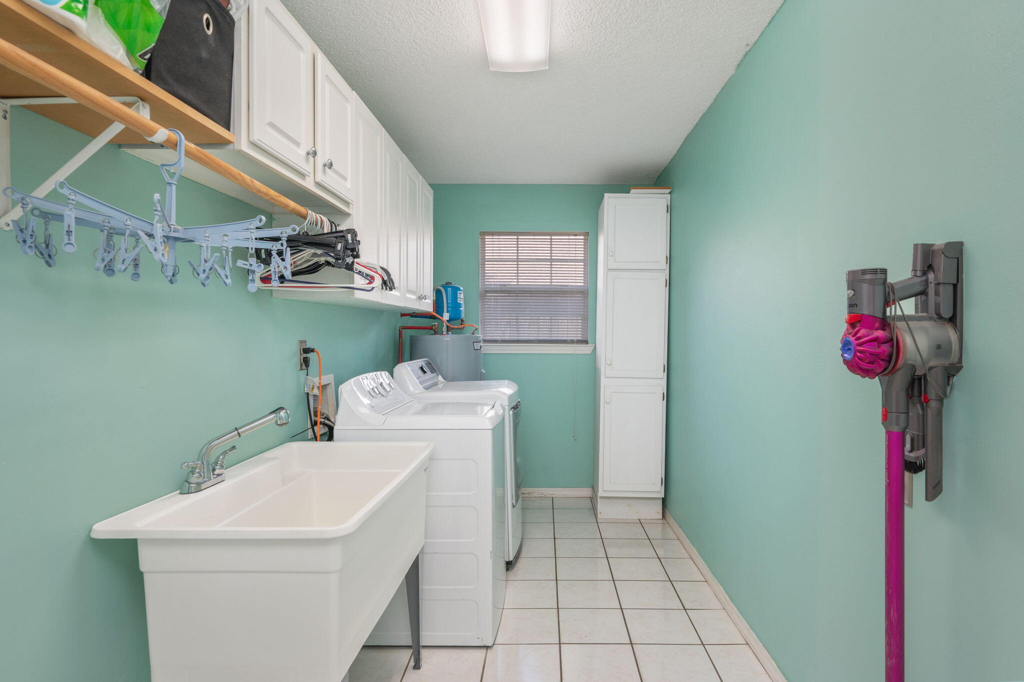GULFVIEW S/D TO MARY ESTHER - Residential