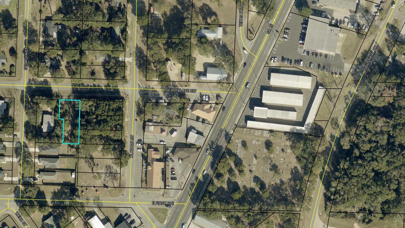 Beautiful vacant lot ready for you to build your new home. Located in the heart of Crestview, this location is near shopping and schools. .21 acres with 67' of road frontage.
