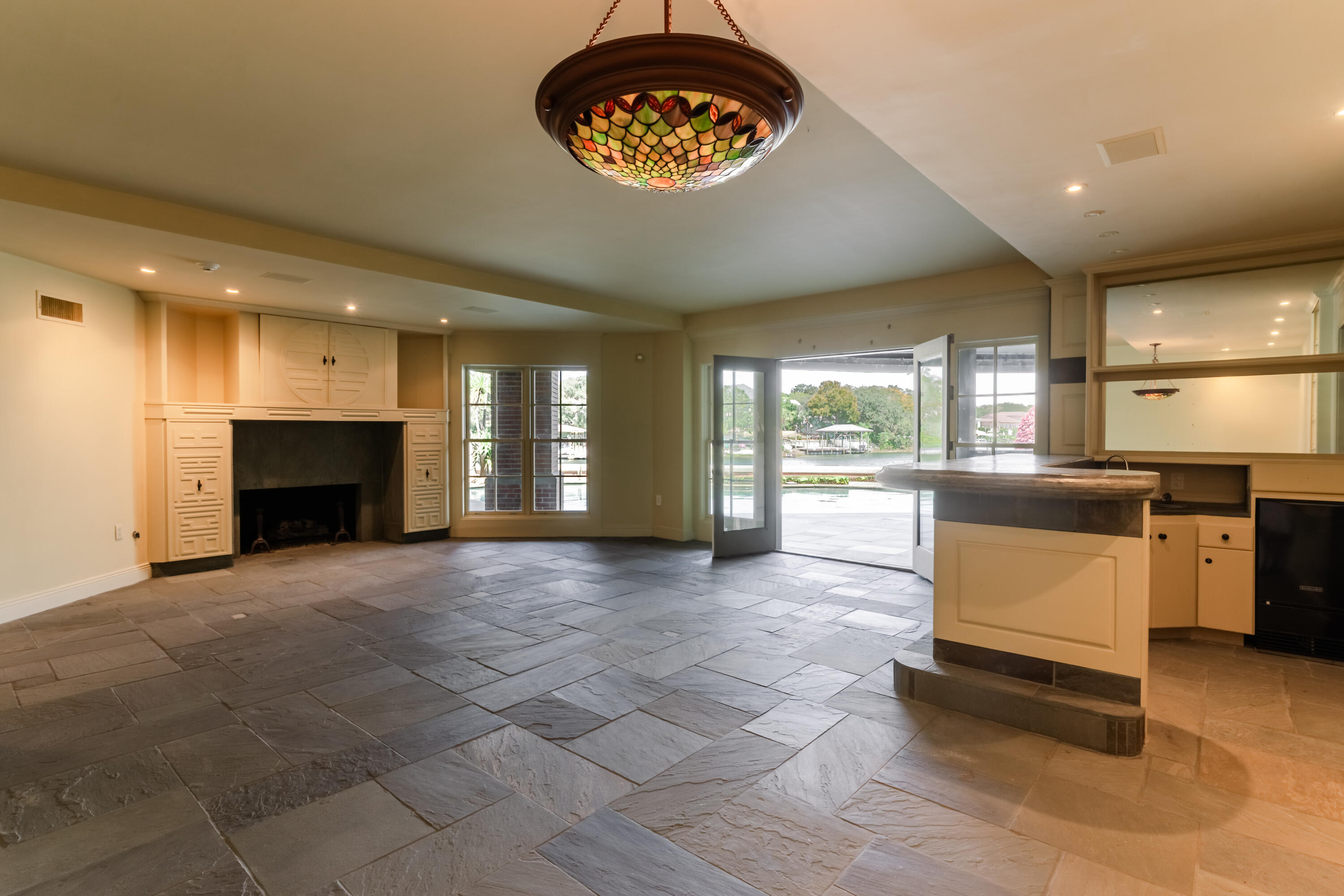 CARLANN SHORES - Residential