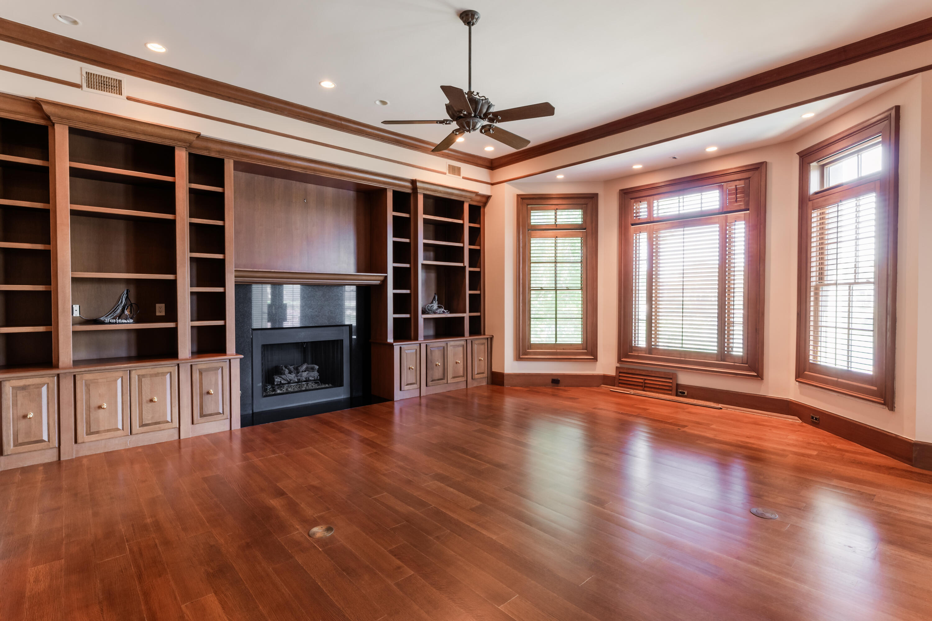 CARLANN SHORES - Residential