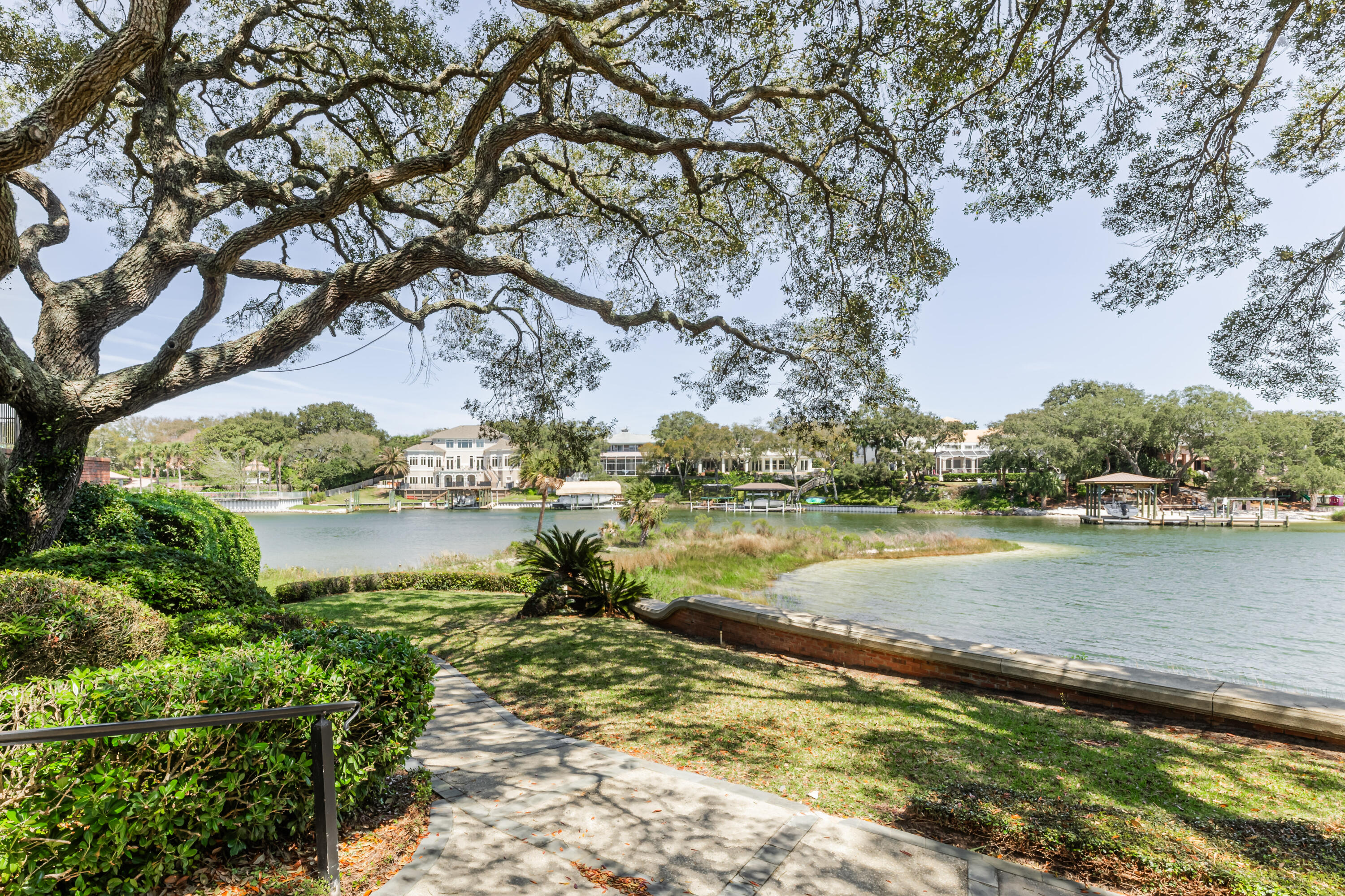 CARLANN SHORES - Residential