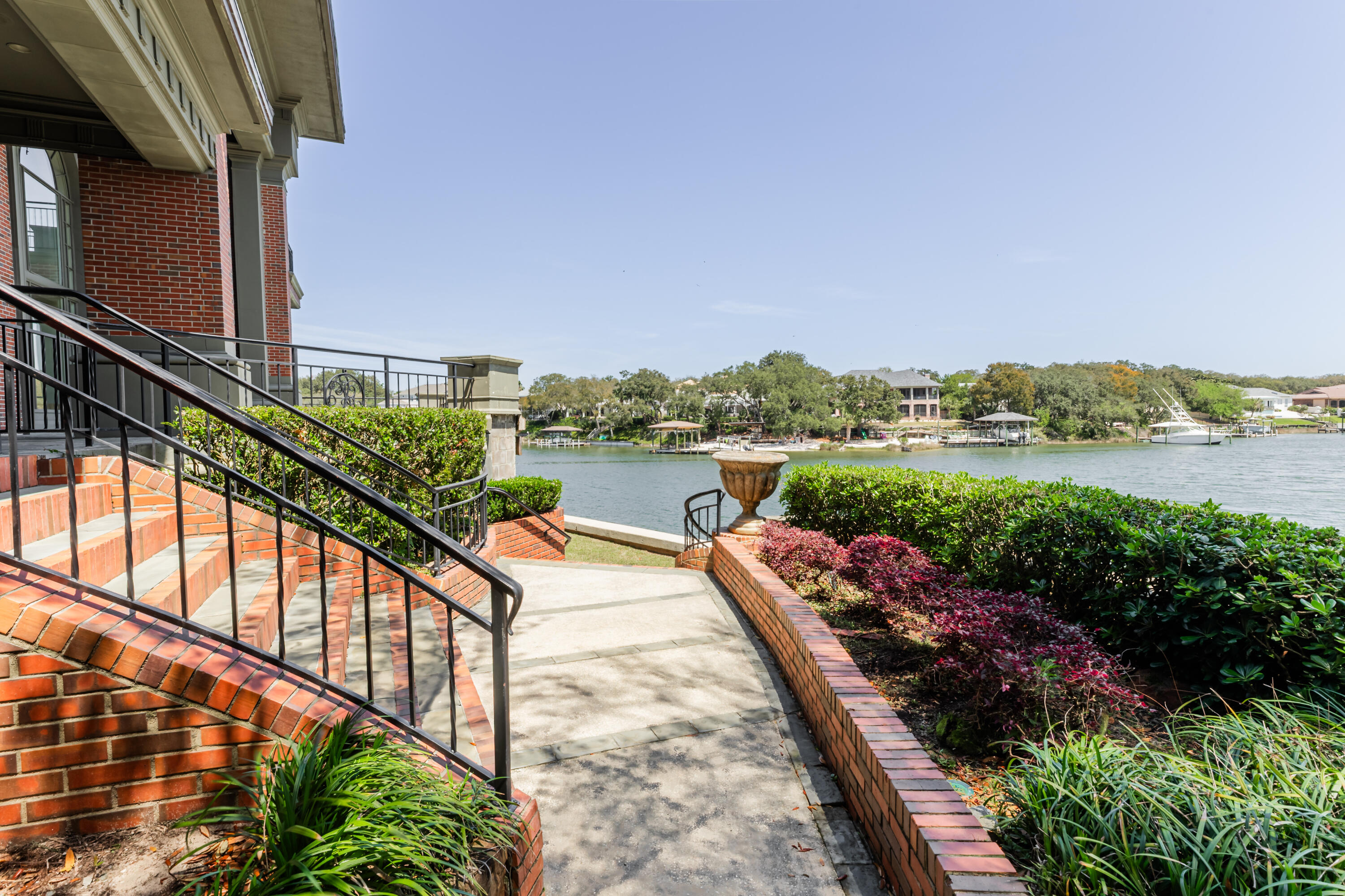 CARLANN SHORES - Residential
