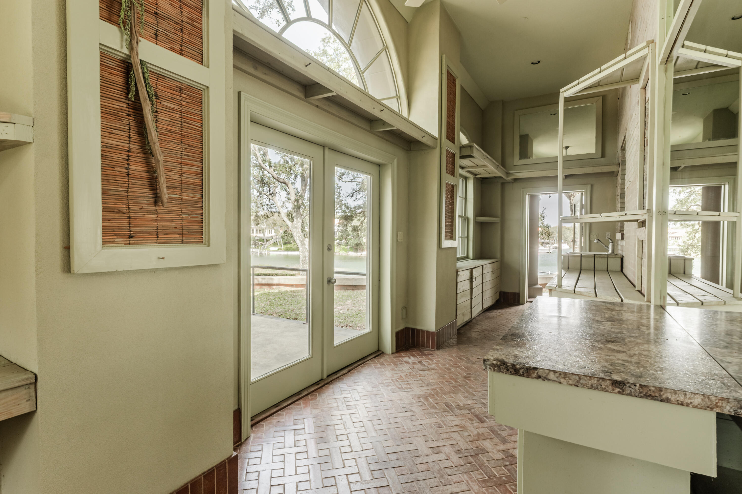 CARLANN SHORES - Residential