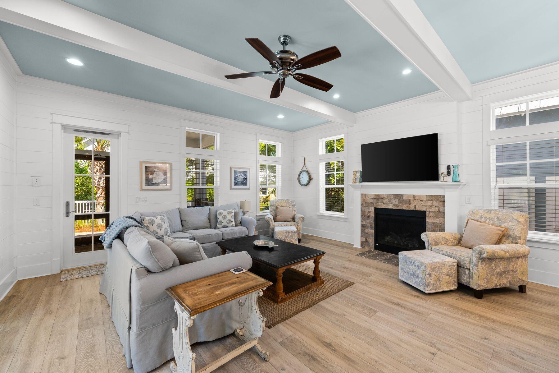 EASTERN LAKE S/D - Residential