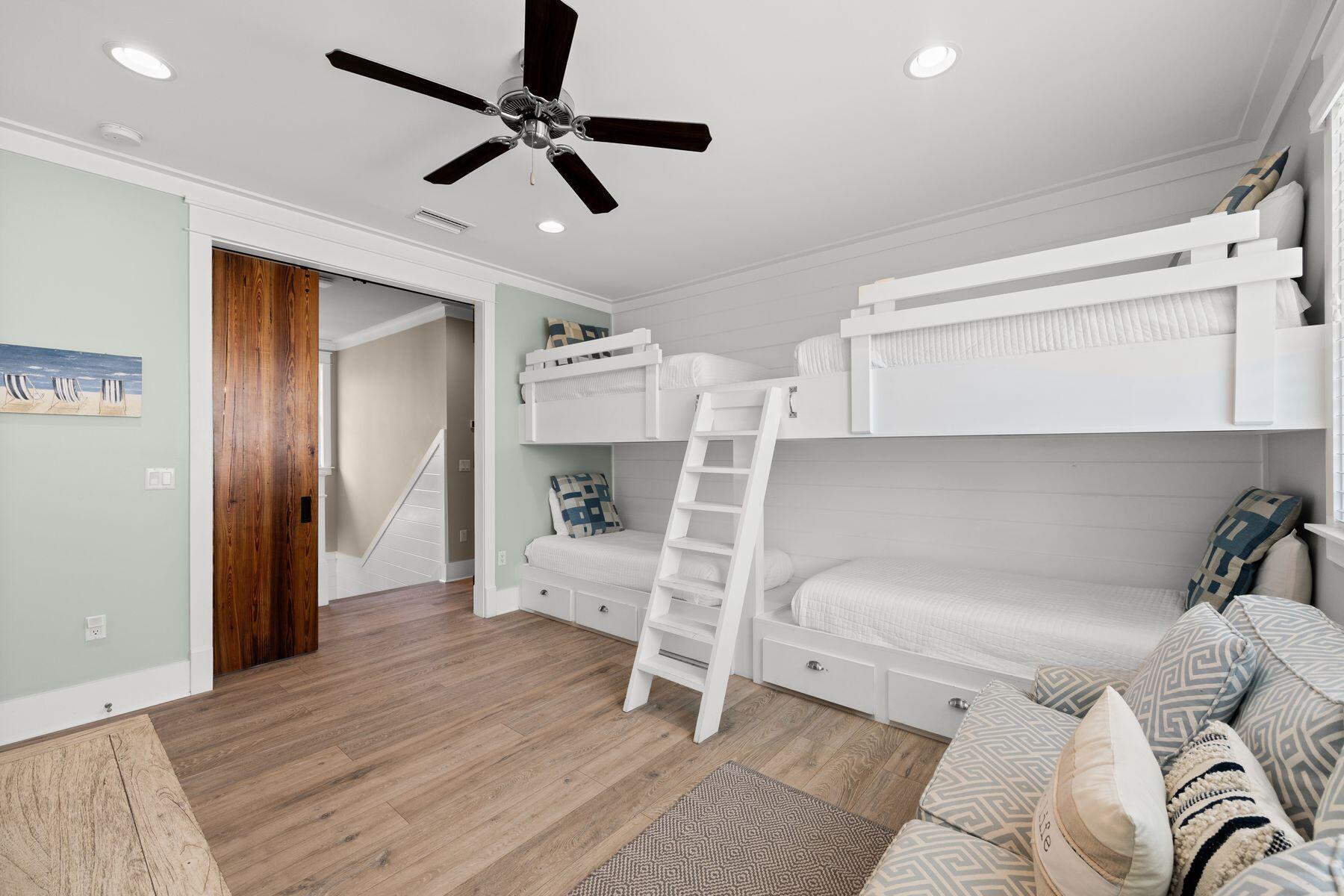 EASTERN LAKE S/D - Residential