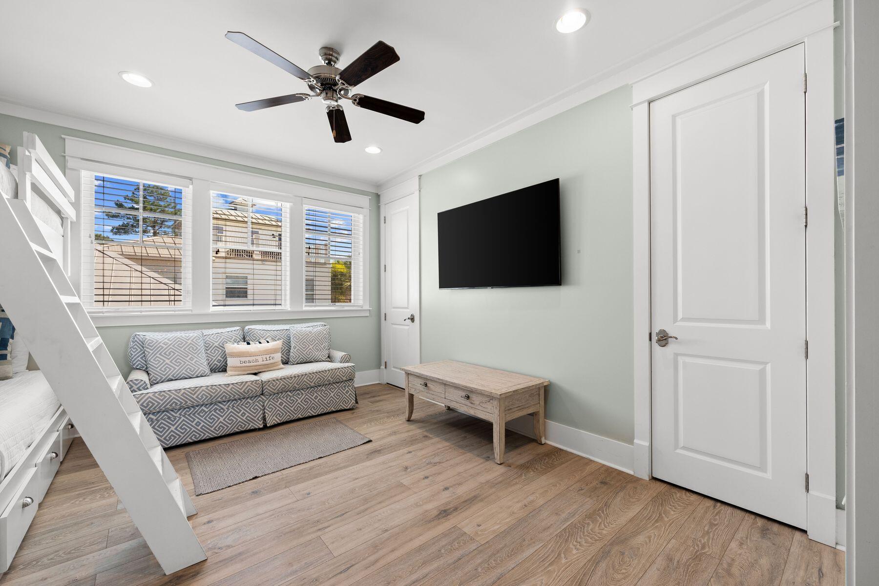 EASTERN LAKE S/D - Residential
