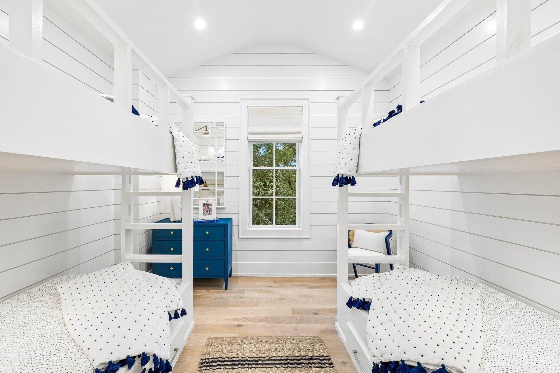 SEAGROVE 1ST ADDN - Residential