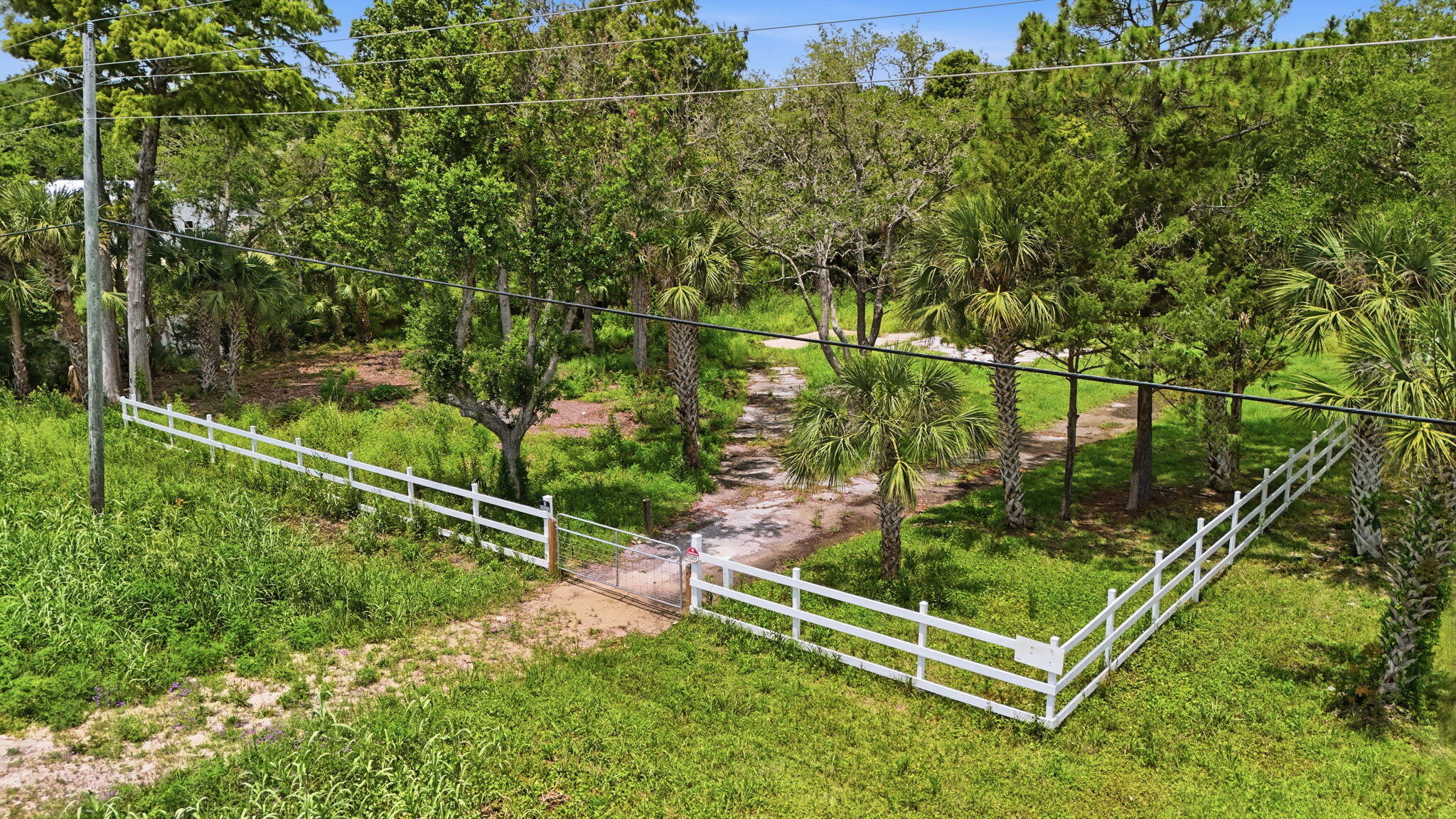 LOT 30 BLK D MULLET CREEK S/D PB 2-68A OR 3262-4107 OR 3353-3259 - Land