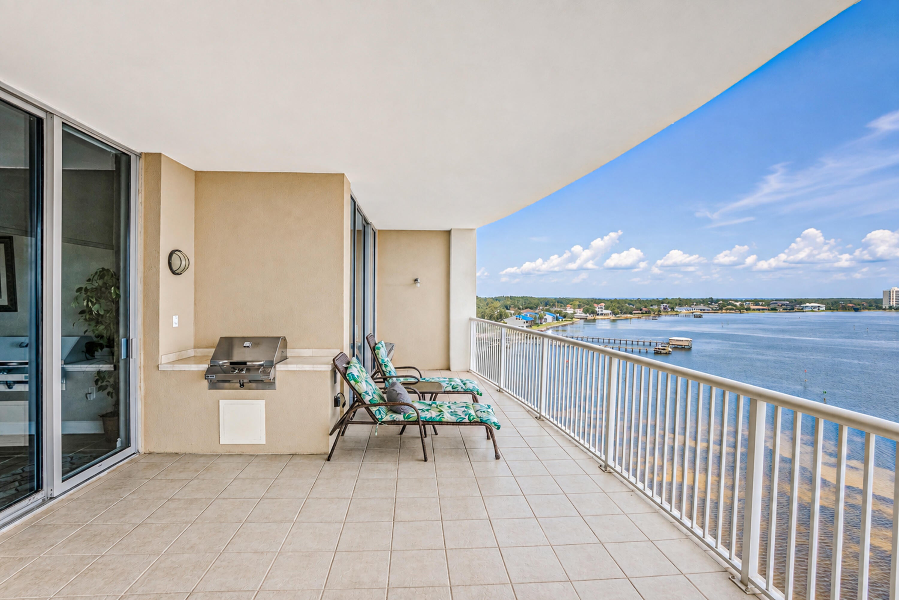 MARINA LANDING - Residential