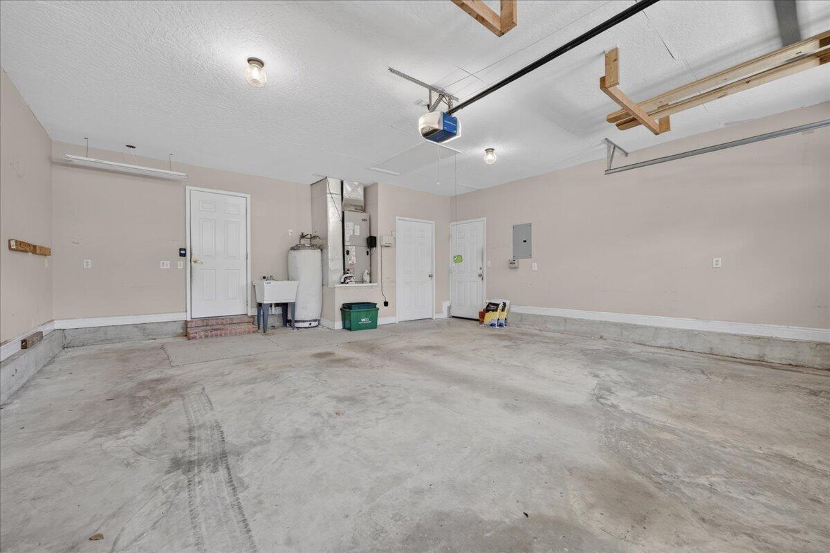 LONGWOOD PINES S/D - Residential
