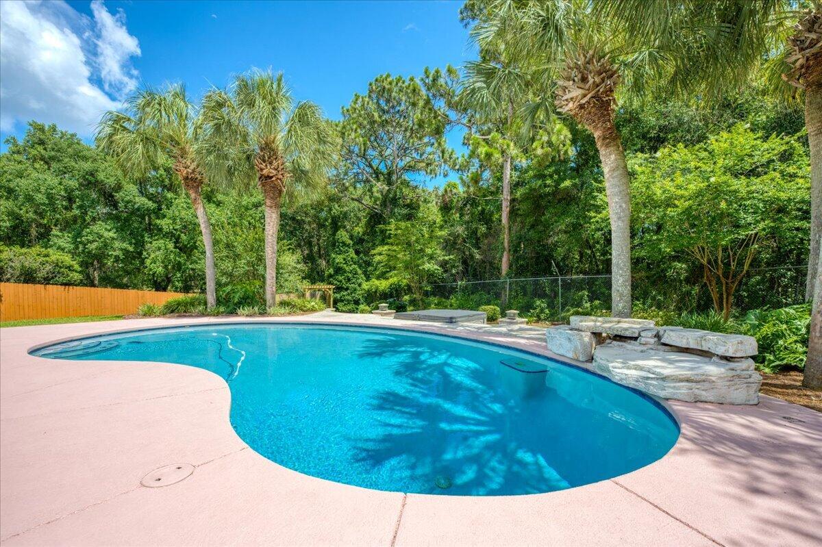 LONGWOOD PINES S/D - Residential