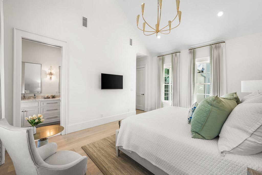CHURCHILL OAKS - Residential