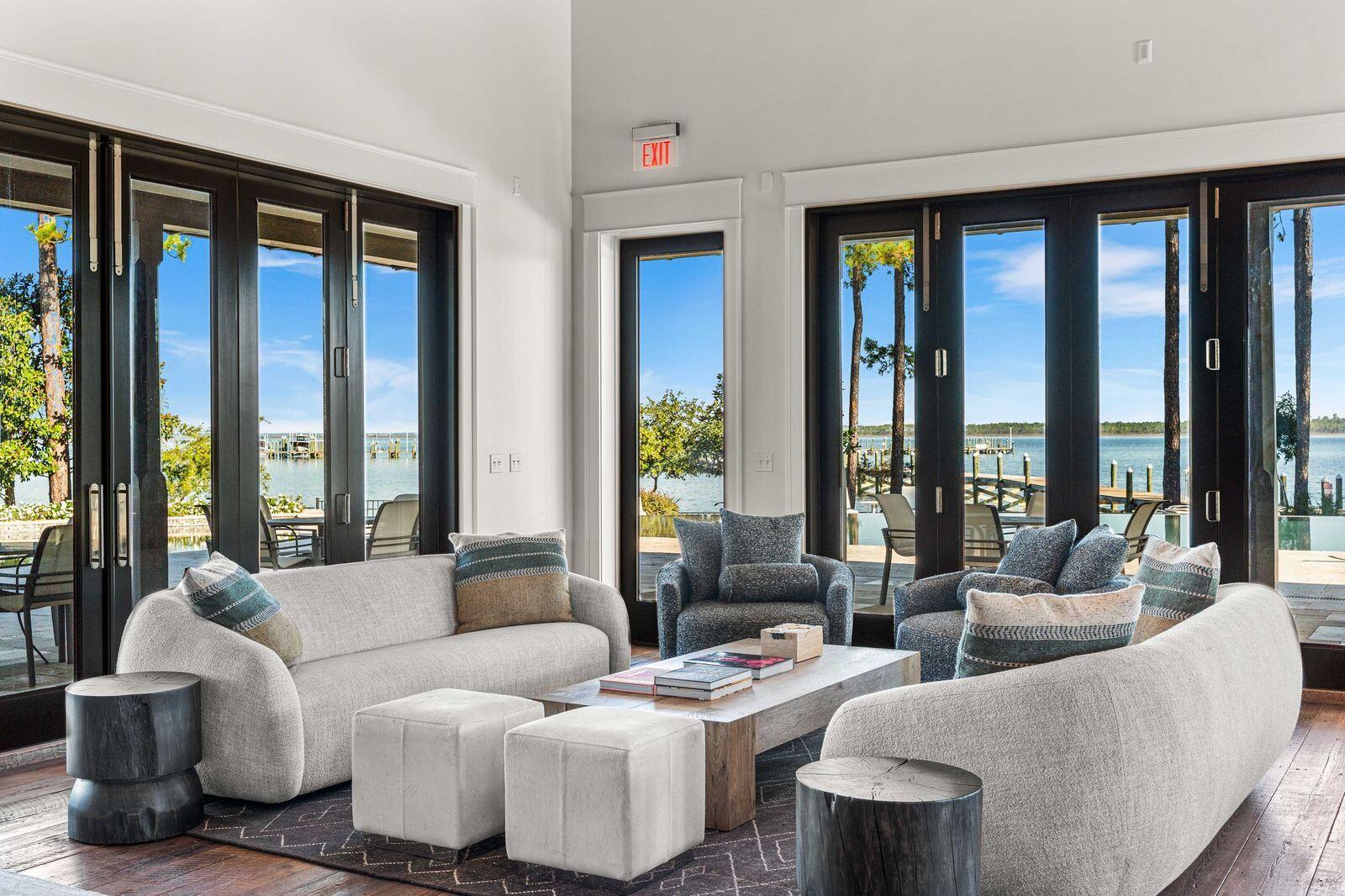 CHURCHILL OAKS - Residential