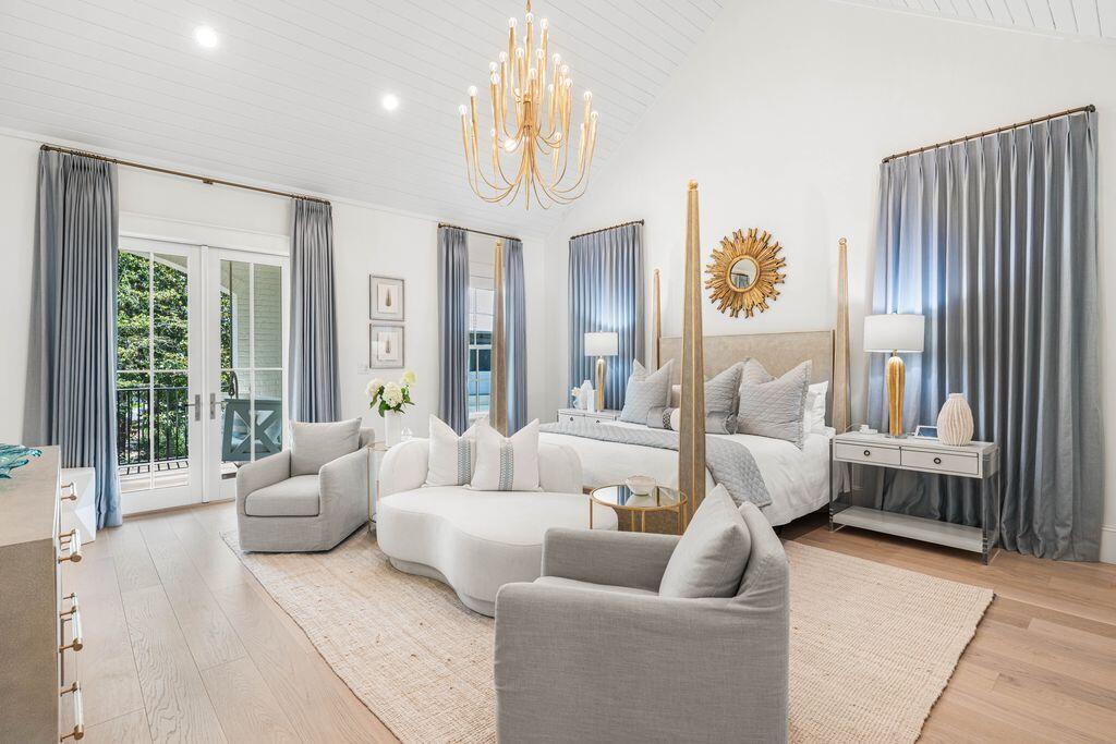 CHURCHILL OAKS - Residential