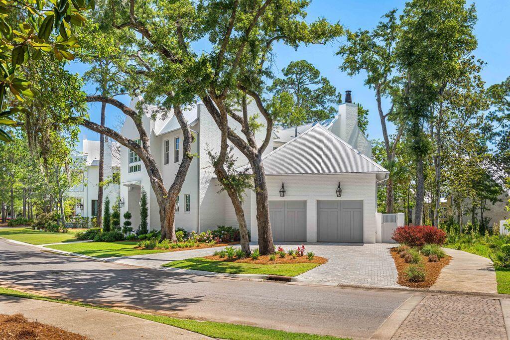 CHURCHILL OAKS - Residential