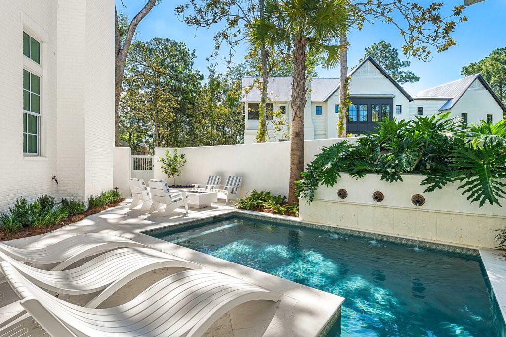 CHURCHILL OAKS - Residential