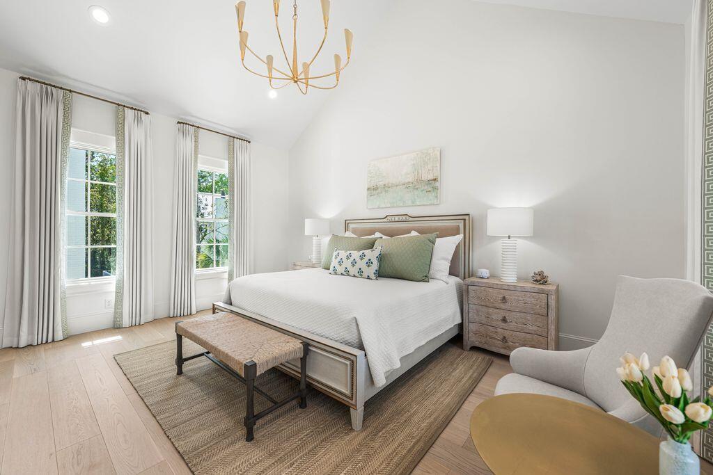 CHURCHILL OAKS - Residential