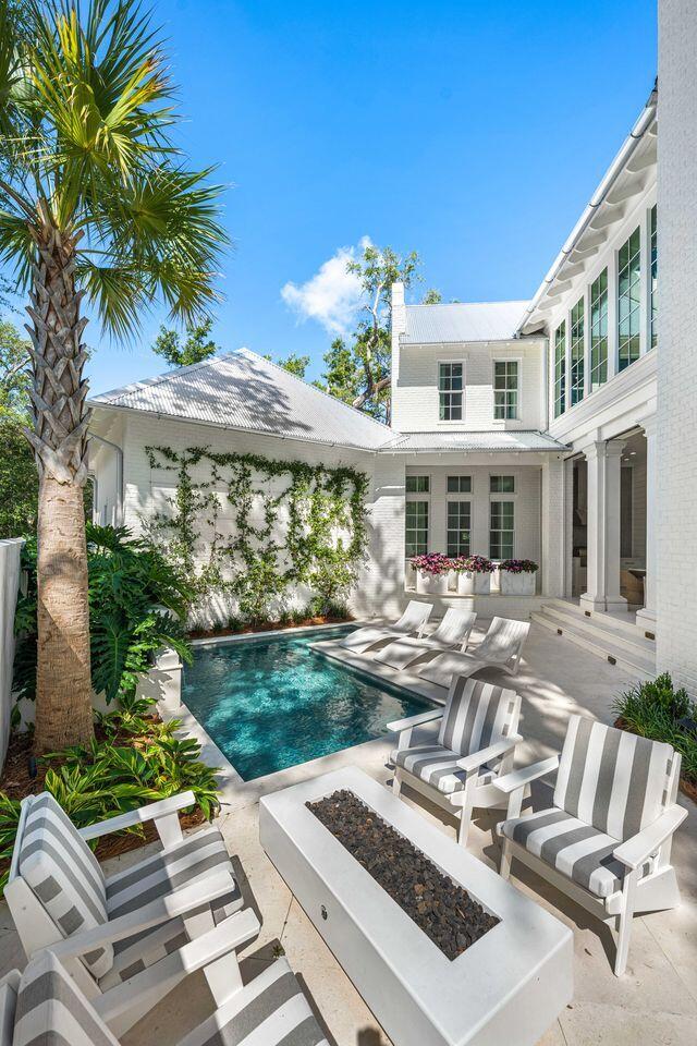 CHURCHILL OAKS - Residential