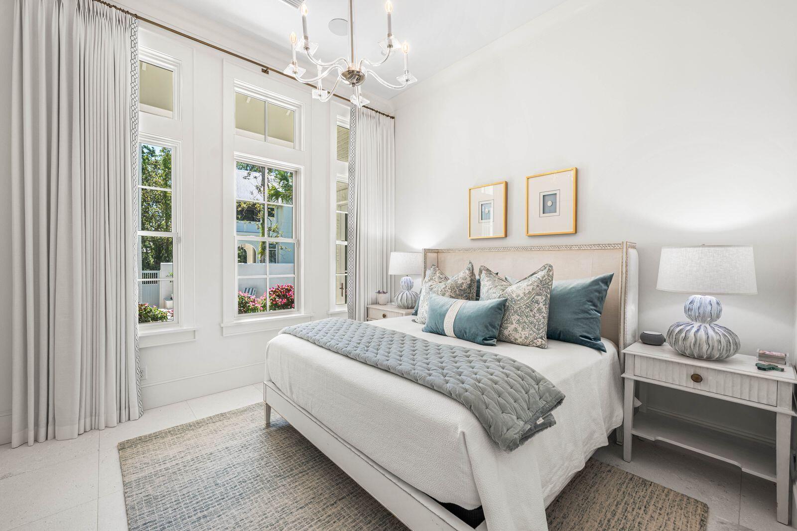 CHURCHILL OAKS - Residential