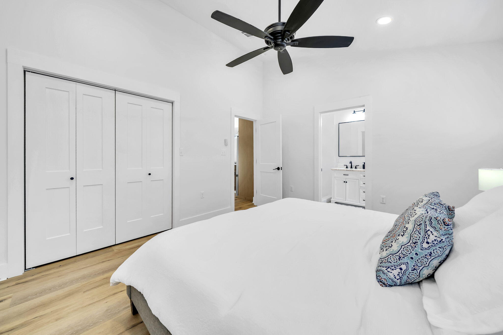 ELLIOTTS POINT 8TH ADDN - Residential