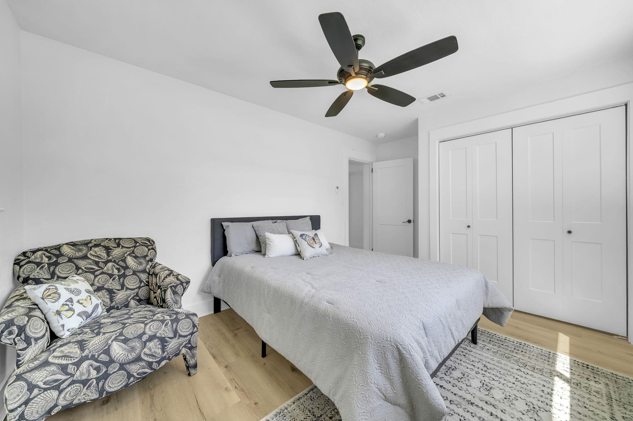 ELLIOTTS POINT 8TH ADDN - Residential