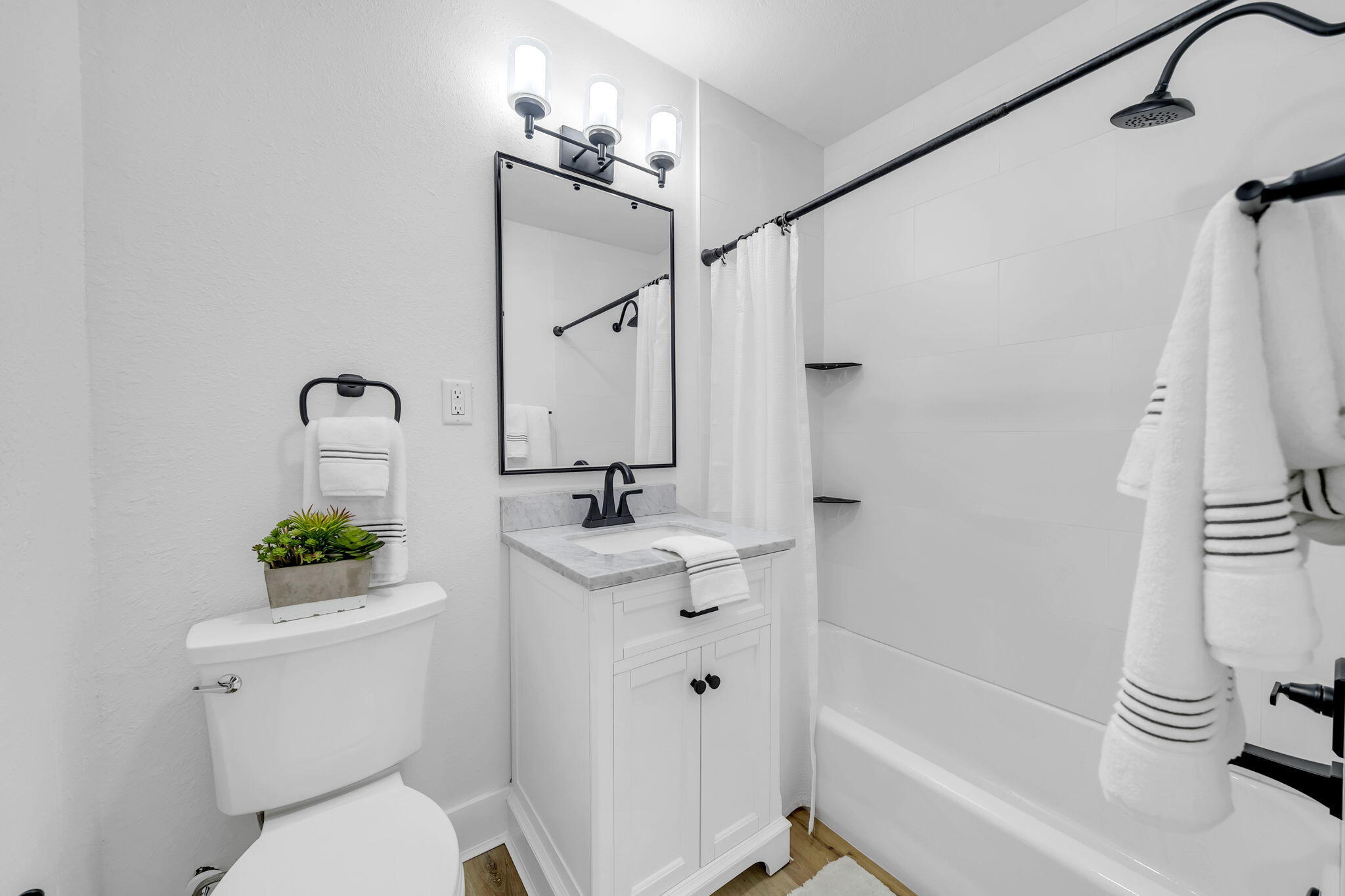 ELLIOTTS POINT 8TH ADDN - Residential
