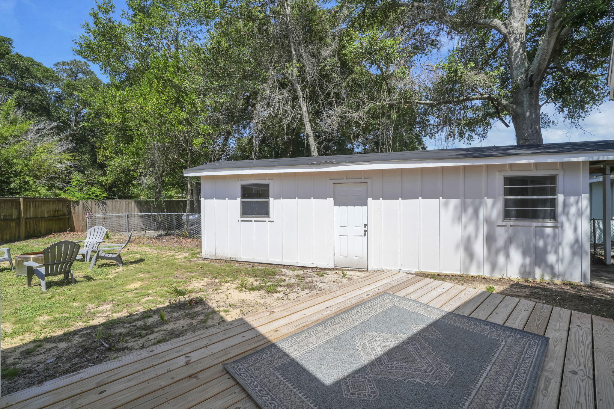 ELLIOTTS POINT 8TH ADDN - Residential