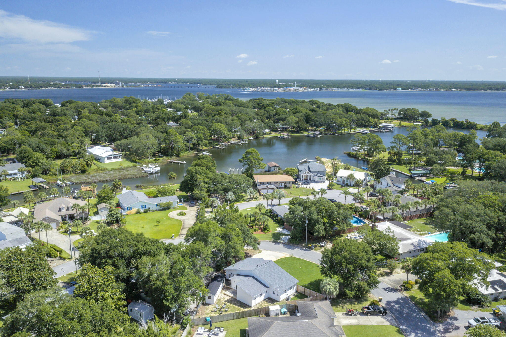 ELLIOTTS POINT 8TH ADDN - Residential