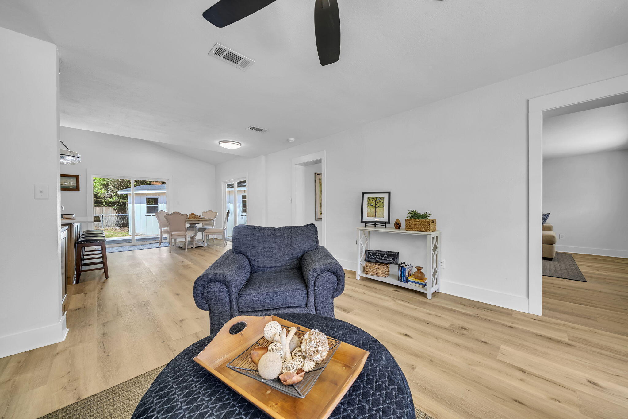 ELLIOTTS POINT 8TH ADDN - Residential