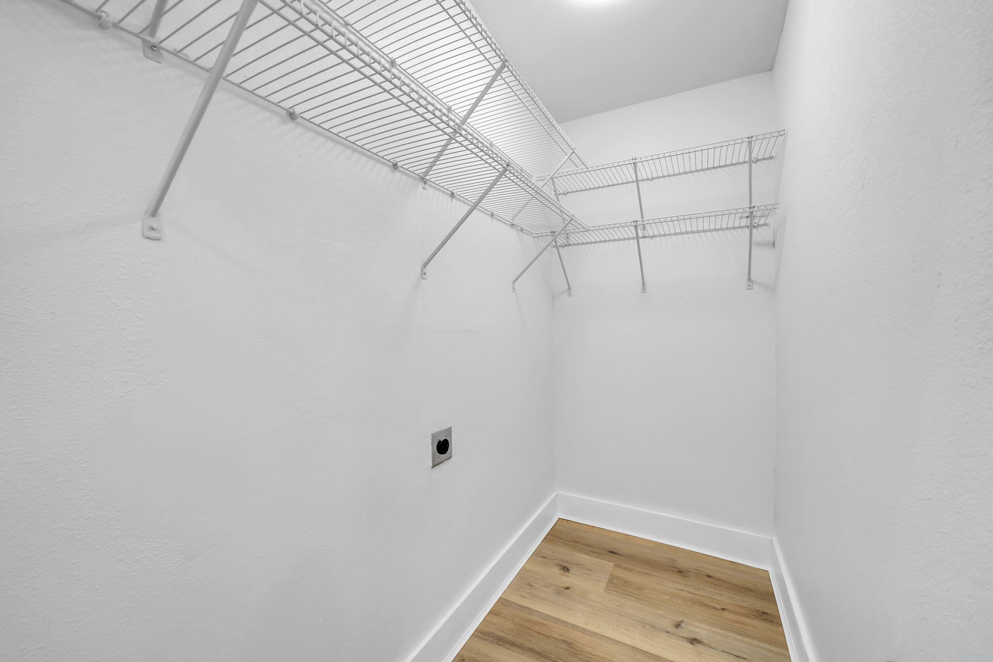 ELLIOTTS POINT 8TH ADDN - Residential
