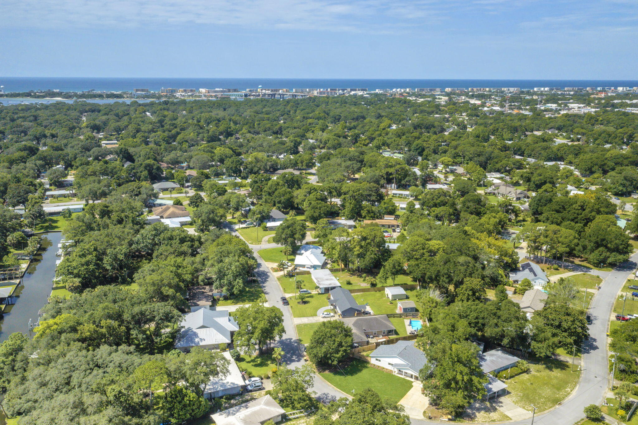 ELLIOTTS POINT 8TH ADDN - Residential