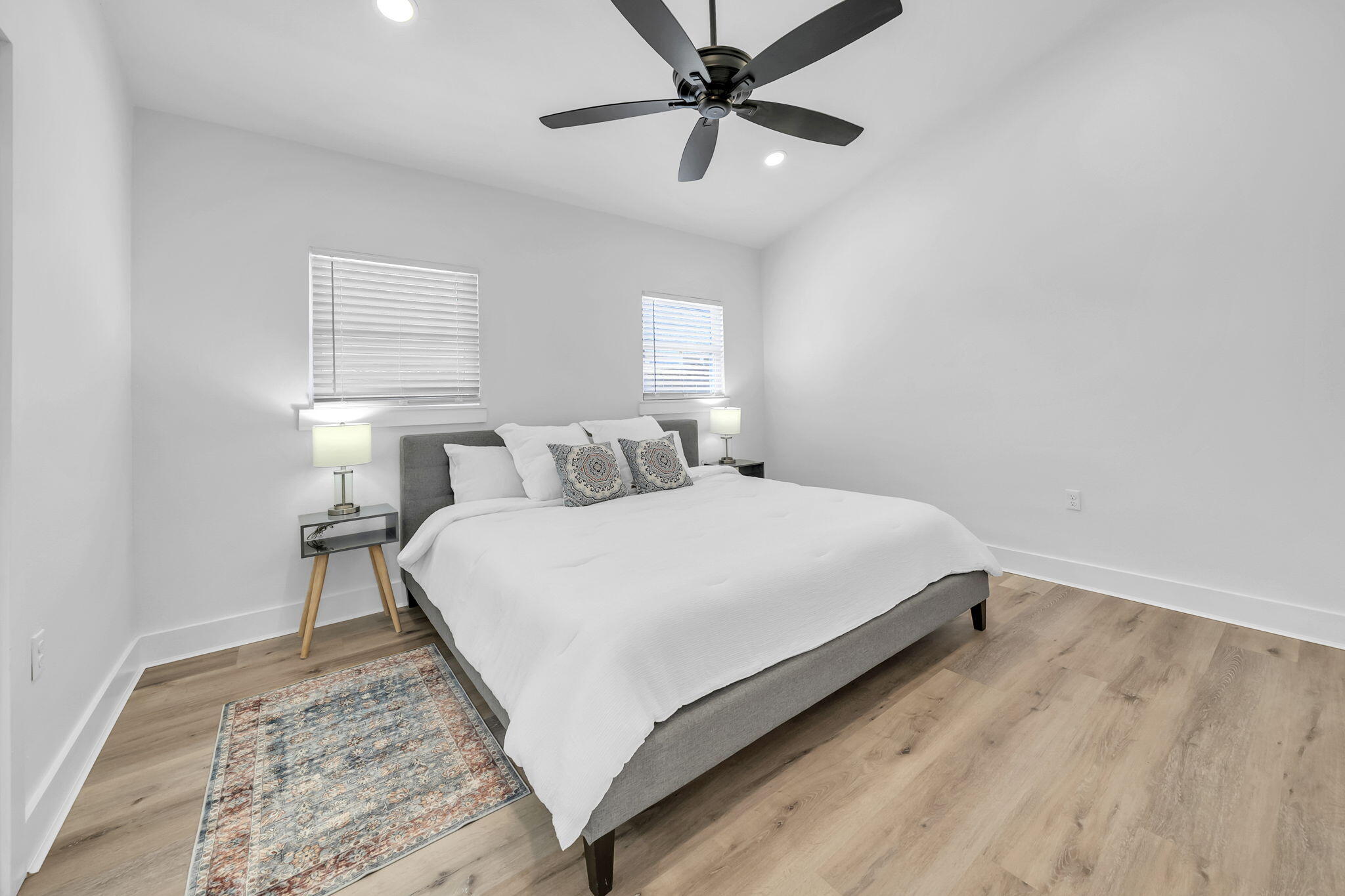ELLIOTTS POINT 8TH ADDN - Residential