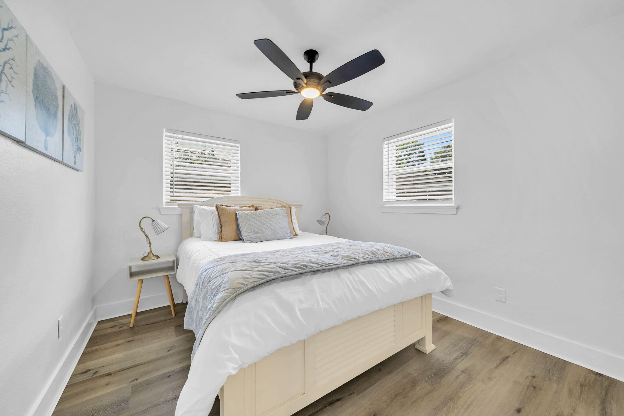 ELLIOTTS POINT 8TH ADDN - Residential