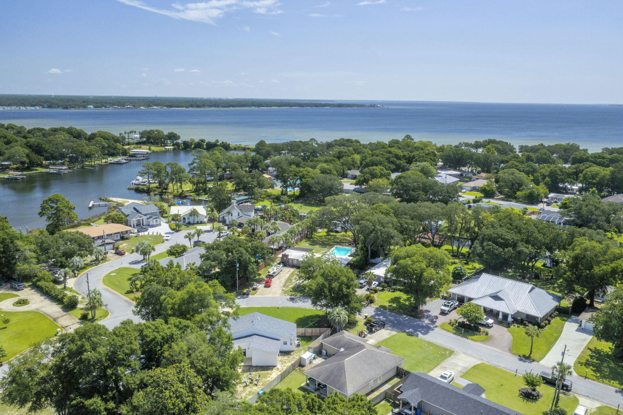 ELLIOTTS POINT 8TH ADDN - Residential