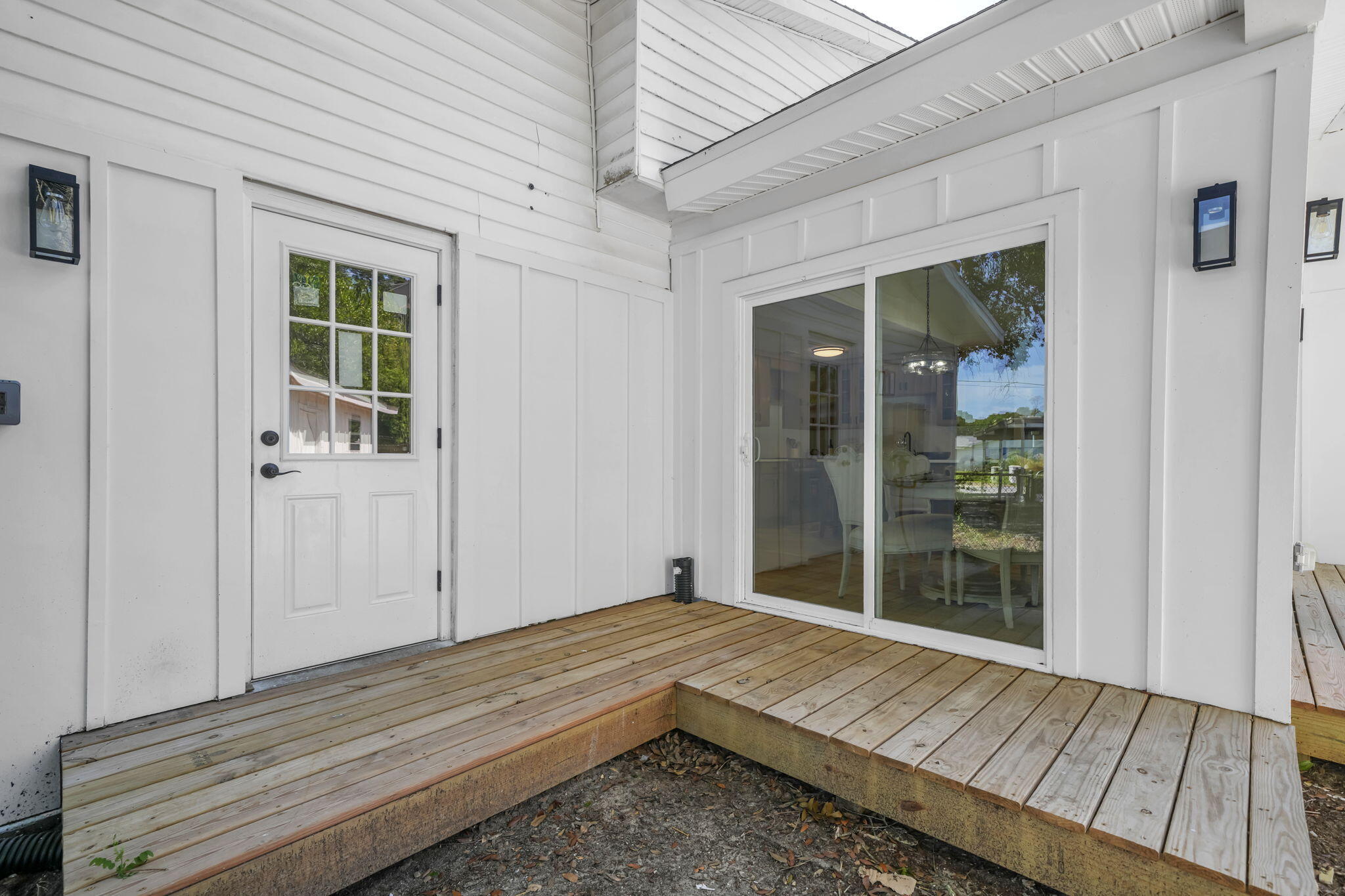 ELLIOTTS POINT 8TH ADDN - Residential